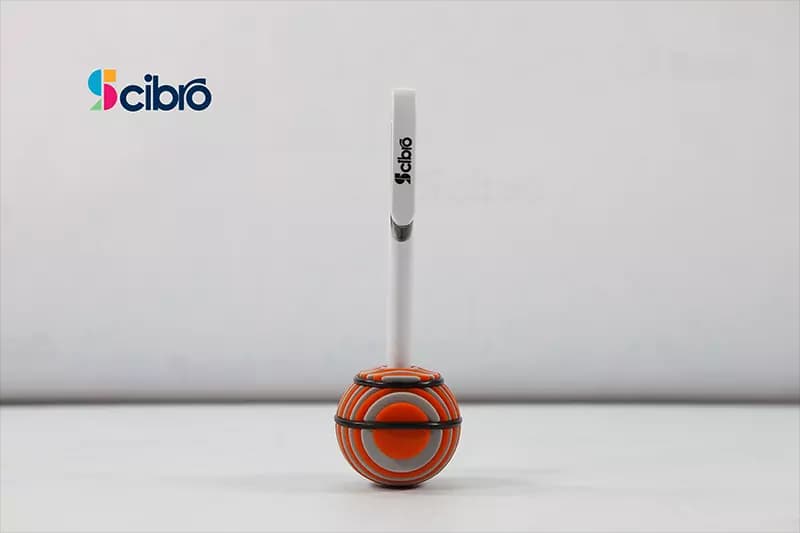 Balancing Pencil Holder