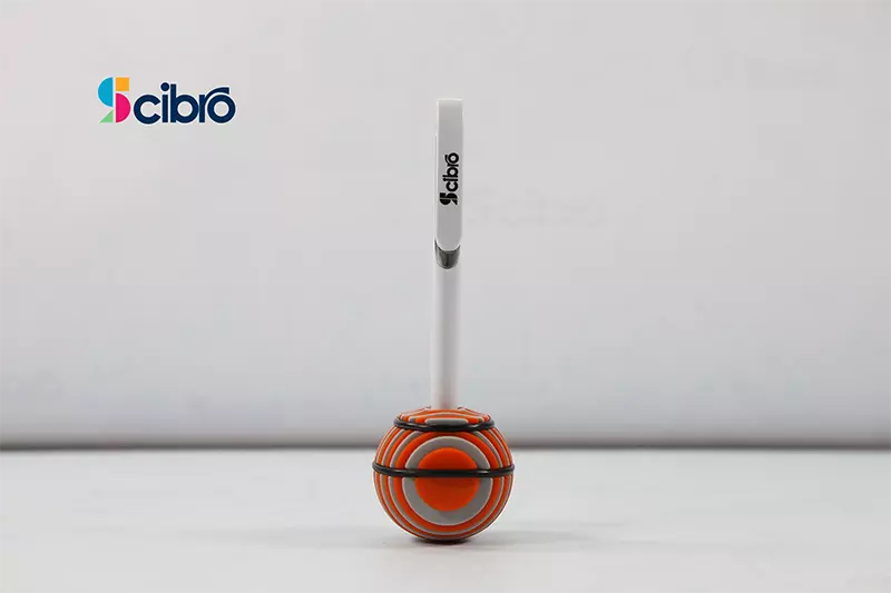Balancing Pencil Holder